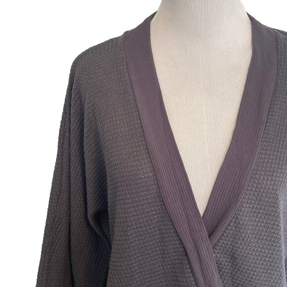 Evereve Delia Waffle Knit Surplice Top Womens Small Gray Athleisure Pullover - Picture 3 of 11
